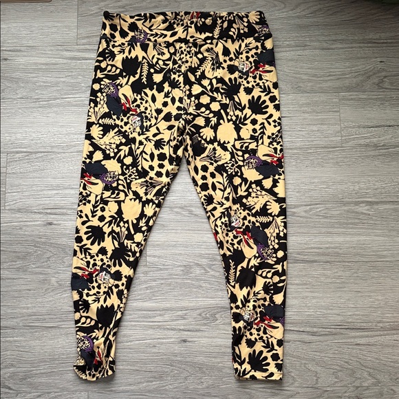 LuLaRoe Pants - LuLaRoe Black and Cream Cruella De Vil Pattern Leggings